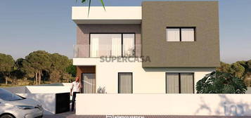 Casa / Villa T4 em Tornada e Salir do Porto de 325,00 m²