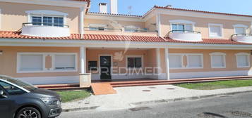 Apartamento T3 Rc Ferraguda-Carregado 2 Lugares De Estacionamento