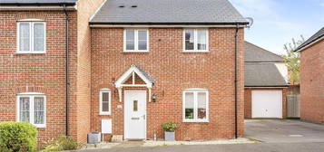 3 bedroom semi-detached house to rent