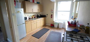 Flat to rent in Woodville Road, Cathays, Cardiff CF24