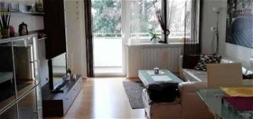 PRIVAT: Schöne, ruhige Wohnung inkl. Loggia mit Blick ins Grüne und Tiefgaragenplatz in TOP-Lage