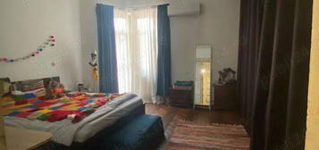 Apartament ultracentral Casa Alba 2 camere decomandat centrala termica