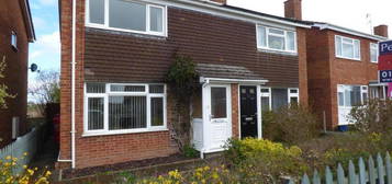 2 bedroom semi-detached house to rent