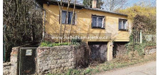 K. ú. Slapy nad Vltavou, rekreační objekt č. p. 113 na pozemku st. parc. č. 555 a parc. č. 117/100