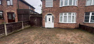 3 bedroom semi-detached house to rent