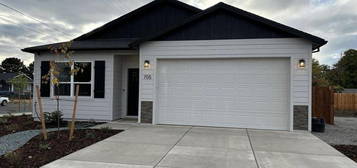 705 Dahl Pl, Medford, OR 97501