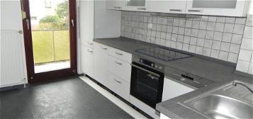 Single-Wohnung für über Vierzigjährige: Modernisierte  2-Zimmer-Wohnung mit neuer EBK und neuem Bad