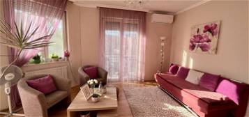 Debrecen belvárosában bútorozott lakás kiadó