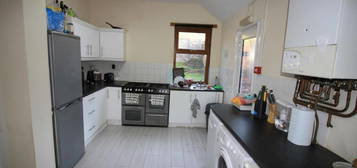 5 bedroom terraced house