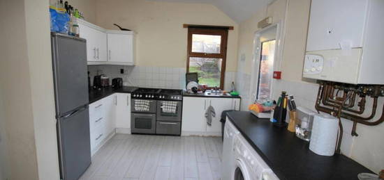 5 bedroom terraced house