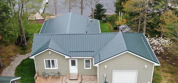 377 Wallaback Dr, Chester, NS B0J 2M0