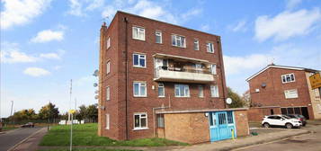 3 bedroom flat for sale