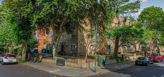 Flat for sale in Aberdeen Park, London N5