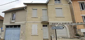 Location maison 5 pièces 189 m²