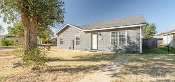 824 Beard Ave, Dumas, TX 79029