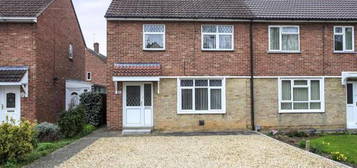 3 bedroom semi-detached house to rent