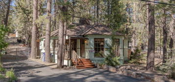 481 Edgemoor Rd, Big Bear Lake, CA 92315