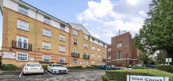 Flat for sale in Station Road, Sidcup DA15