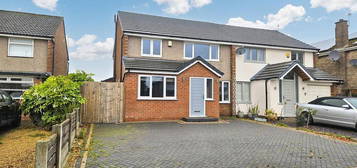 3 bedroom semi-detached house to rent