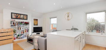 Flat to rent in Ridgway, London SW19