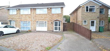 3 bedroom semi-detached house to rent