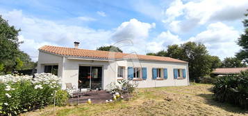 Maison de plain-pied  à vendre, 6 pièces, 4 chambres, 120 m²