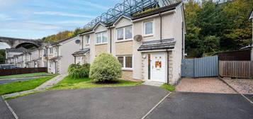 3 bed semi-detached house for sale