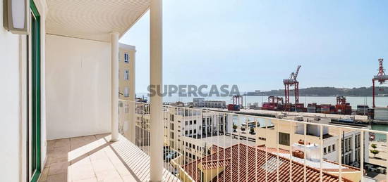 Apartamento Penthouse T3 Duplex sem móveis novo a estrear na Lapa