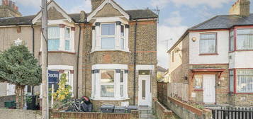 Property for sale in Cambridge Road, Hounslow TW4