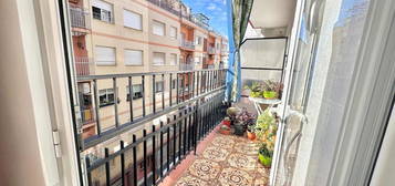 Piso en venta en Sants-Badal