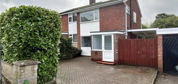 3 bedroom semi-detached house to rent