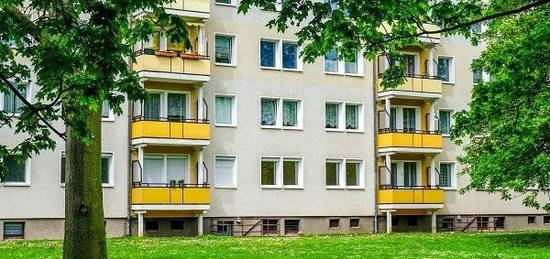 4-Zimmer-Wohnung, Loggia, Balkon und 2 Stellplätze