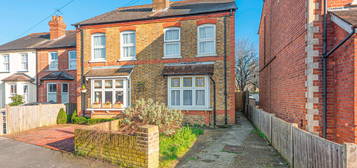 4 bed semi-detached house to rent