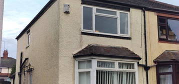 2 bed semi-detached house to rent