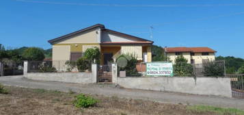 Villa unifamiliare via Capo Casale 96, Santa Maria Ingrisone, San Nicola Manfredi