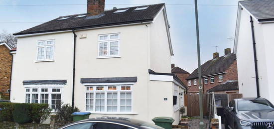 3 bed semi-detached house to rent