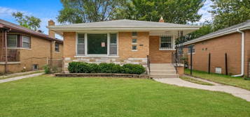 445 Hirsch Ave, Calumet City, IL 60409