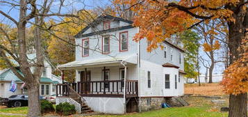 83 Seneca St, Penn Yan, NY 14527