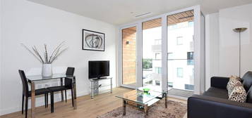 Flat to rent in Cara House, Colindale NW9