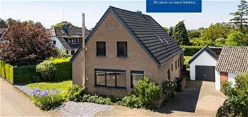 Freistehendes 1–2 Familienhaus in gutem Zustand in idyllischer Lage von Kempen – St. Hubert