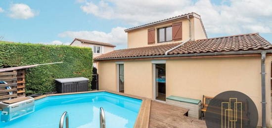 Villa  à vendre, 7 pièces, 4 chambres, 130 m²