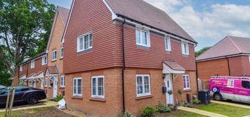 3 bed detached house for sale