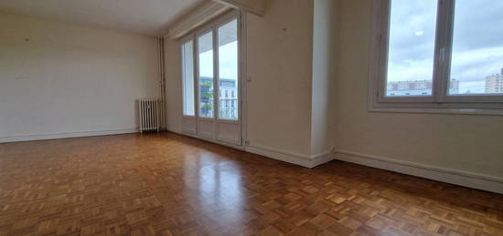 Appartement  à vendre, 2 pièces, 1 chambre, 64 m²