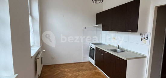 Pronájem bytu 1+kk 44 m², nám. Kyjevské, Liberec