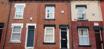 Property to rent in Welton Grove, Hyde Park, Leeds LS6