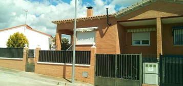 Chalet adosado en venta en calle Nuestra Señora de la Piedad