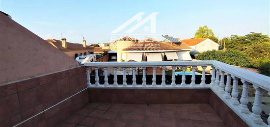 Casa adosada en venta en Azarcones, Quismondo