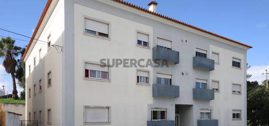 Charmoso apartamento T2 no rés-do-chão com terraço na Chamusca, Ribatejo