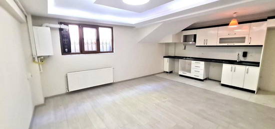 AMLIK CADDES CVARI, YEN BNADA, 2+1 80 M2 BAHE KATI DARE