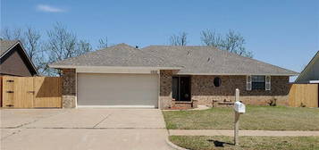 1312 Silver Ash St, Moore, OK 73160